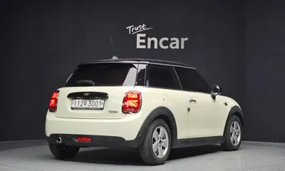 MINI Cooper 2020, 80161 км, за 5776.55 USD
