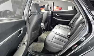 Hyundai Sonata 2020, 88272 км, за 12473.72 USD - фото 10