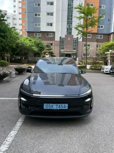 Tesla Model Y · 2026 год