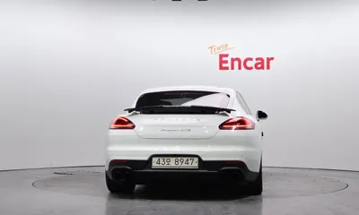 Porsche Panamera 2015, 130122 км, за 22464.48 USD