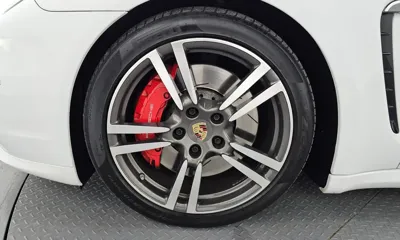Porsche Panamera 2015, 130122 км, за 22464.48 USD