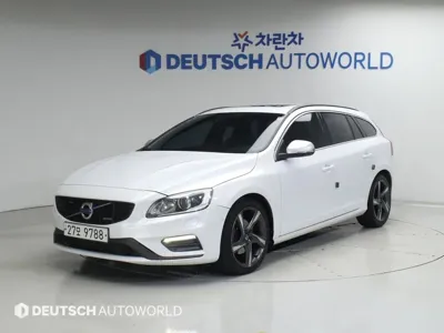 Volvo V60 · 2015 год