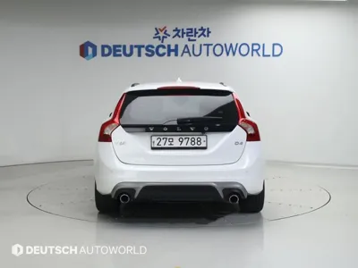 Volvo V60 2015, 237700 км, за 65006.8 USD