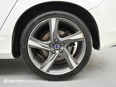 Volvo V60 2015, 237700 км, за 65006.8 USD