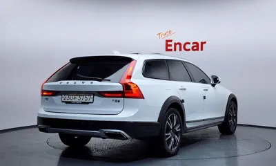 Volvo V90 2018, 92158 км, за 18962.67 USD
