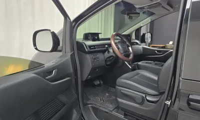 Hyundai Staria 2023, 69052 км, за 18307.73 USD - фото 10