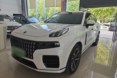 Lynk & Co 09 EM-P · 2023 год