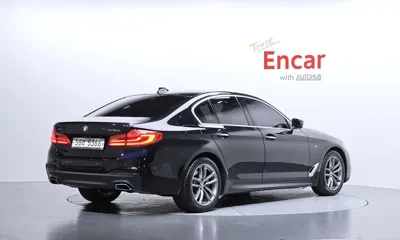 BMW 5-Series 2018, 93980 км, за 17068.41 USD