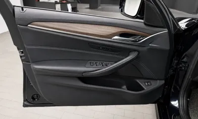 BMW 5-Series 2018, 93980 км, за 17068.41 USD - фото 24