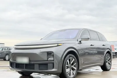 Li Auto L6 · 2024 год