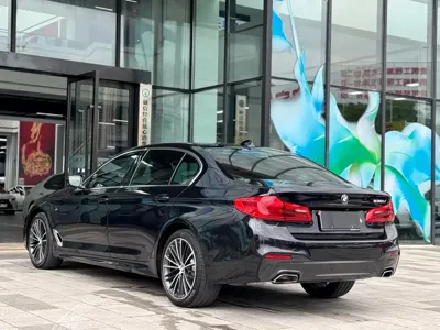BMW 5 Series 2020, 60000 км, за 24616.94 USD