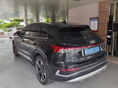 Audi Q4 e-tron 2023, 14193 км, за 36429.81 USD