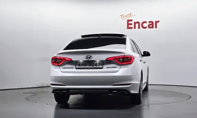 Hyundai Sonata 2016, 95207 км, за 9042.42 USD