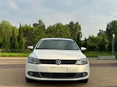 Volkswagen Sagitar 2014, 140000 км, за 3089.16 USD