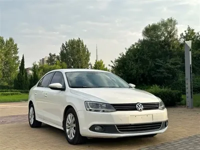 Volkswagen Sagitar 2014, 140000 км, за 3089.16 USD