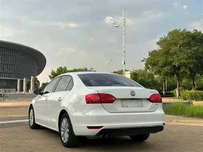Volkswagen Sagitar 2014, 140000 км, за 3089.16 USD