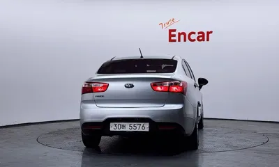 Kia Pride 2013, 57879 км, за 2312.52 USD