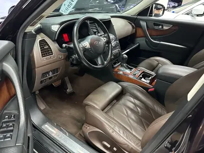 Infiniti FX 2010, 230000 км, за 13066.26 USD