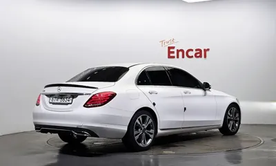 Mercedes-Benz C-Class 2018, 113230 км, за 10181.29 USD
