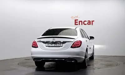 Mercedes-Benz C-Class 2018, 113230 км, за 10181.29 USD