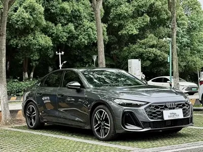 Audi 奥迪A5L 2025, 10000 км, за 29174.32 USD