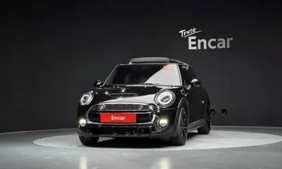 MINI Cooper 2019, 69987 км, за 9780.75 USD
