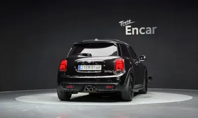 MINI Cooper 2019, 69987 км, за 9780.75 USD
