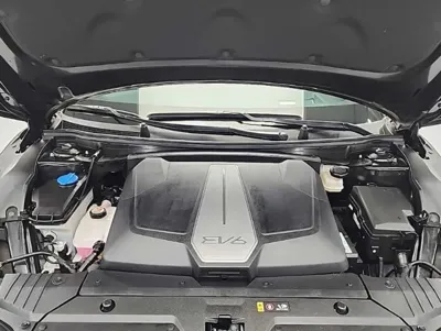 Kia EV6 2025, 4315 км, за 32560.28 USD