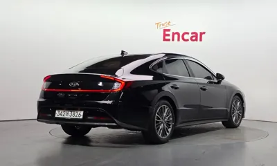 Hyundai Sonata 2020, 73972 км, за 9715.11 USD