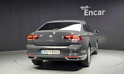 Volkswagen Passat 2021, 87093 км, за 14260.59 USD