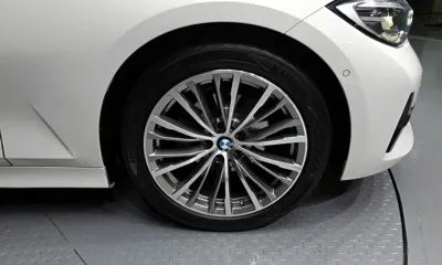 BMW 3-Series 2019, 93911 км, за 15798.53 USD