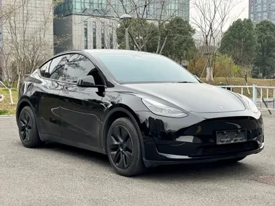Tesla Model Y 2023, 33000 км, за 18515.04 USD