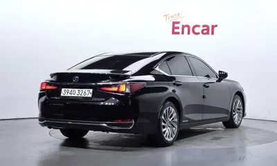 Lexus ES 2021, 129664 км, за 20940 USD