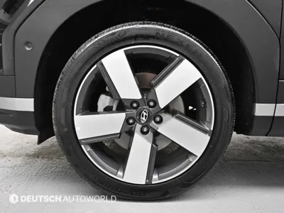 Hyundai Santafe 2025, 9588 км, за 25272.42 USD