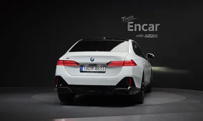 BMW 5-Series 2024, 22226 км, за 52551.6 USD
