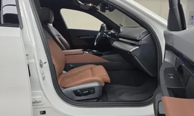BMW 5-Series 2024, 22226 км, за 52185.9 USD - фото 26