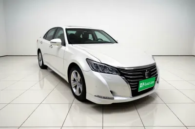 Toyota Crown 2015, 123300 км, за 13916 USD