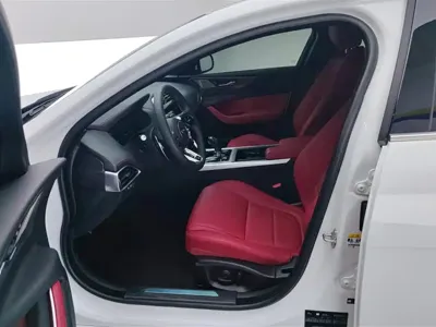 Jaguar XEL 2024, 8300 км, за 23086.66 USD - фото 9