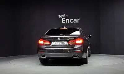 BMW 5-Series 2018, 98742 км, за 16576.73 USD