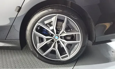 BMW 5-Series 2024, 13678 км, за 42870.19 USD - фото 21