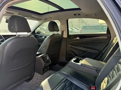 Volkswagen Passat 2021, 70000 км, за 8838.79 USD - фото 21