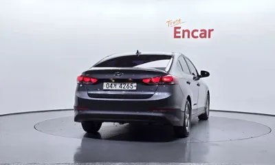 Hyundai Avante 2017, 135481 км, за 4629.14 USD