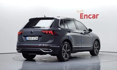 Volkswagen Tiguan 2021, 76847 км, за 16256.84 USD