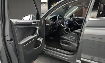 Volkswagen Tiguan 2021, 76847 км, за 16256.84 USD - фото 10