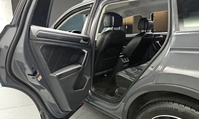 Volkswagen Tiguan 2021, 76847 км, за 16256.84 USD - фото 12