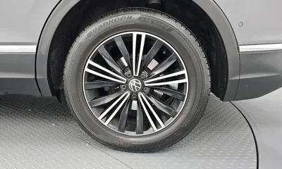 Volkswagen Tiguan 2021, 76847 км, за 16256.84 USD - фото 21