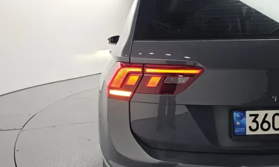 Volkswagen Tiguan 2021, 76847 км, за 16256.84 USD - фото 23