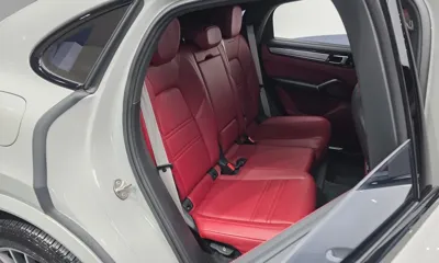 Porsche Cayenne 2023, 34070 км, за 73132.65 USD - фото 12