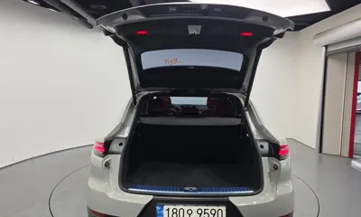 Porsche Cayenne 2023, 34070 км, за 73132.65 USD - фото 20