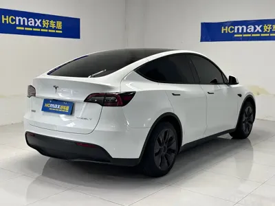 Tesla Model Y 2024, 32000 км, за 26838.04 USD
